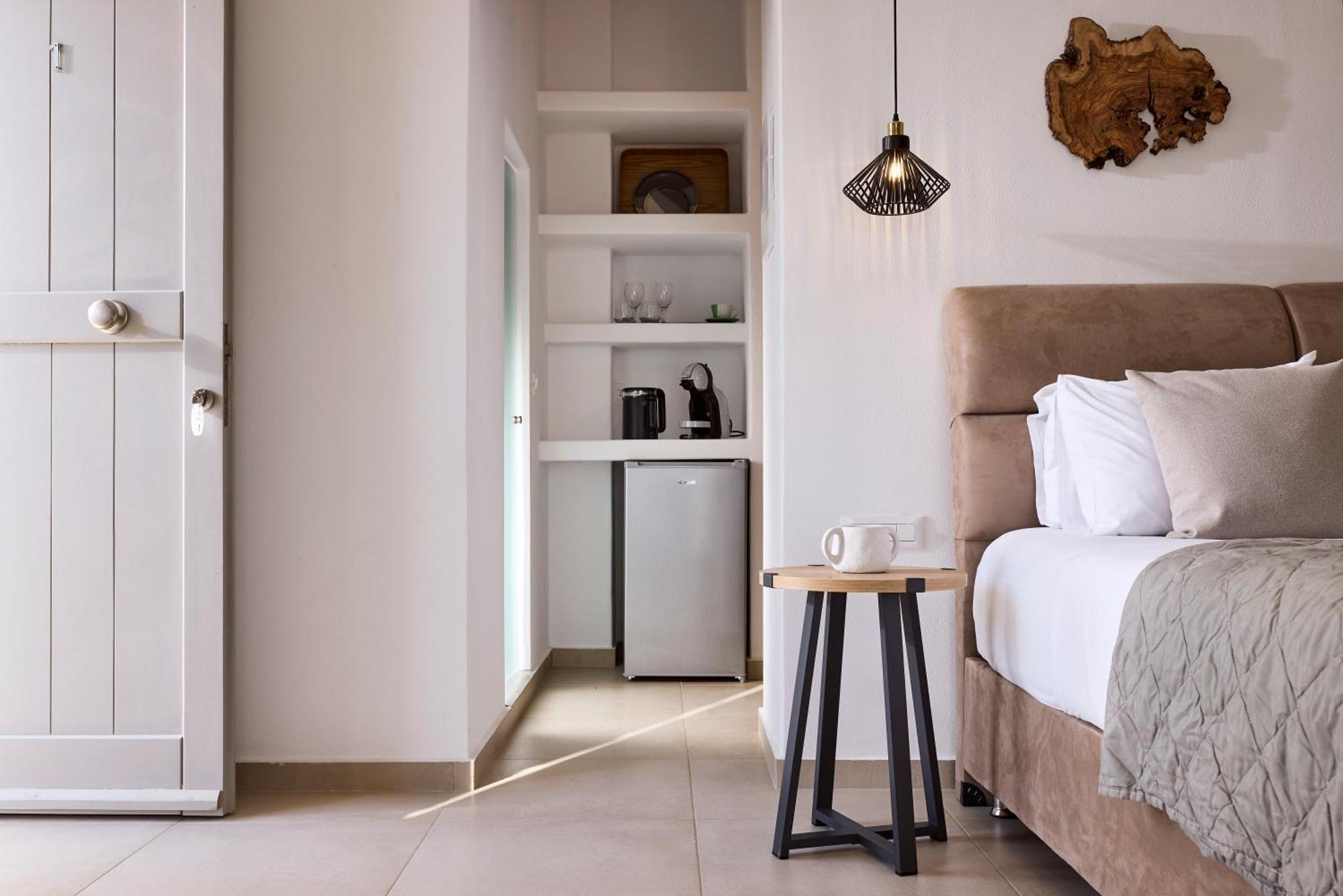 Kedros Milos Suites Adamantas  Exterior photo
