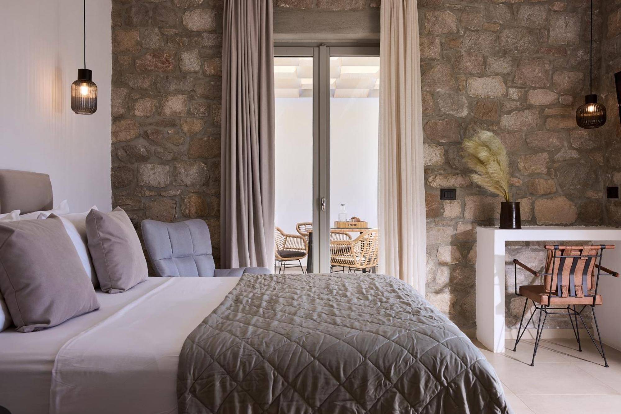 Kedros Milos Suites Adamantas  Room photo