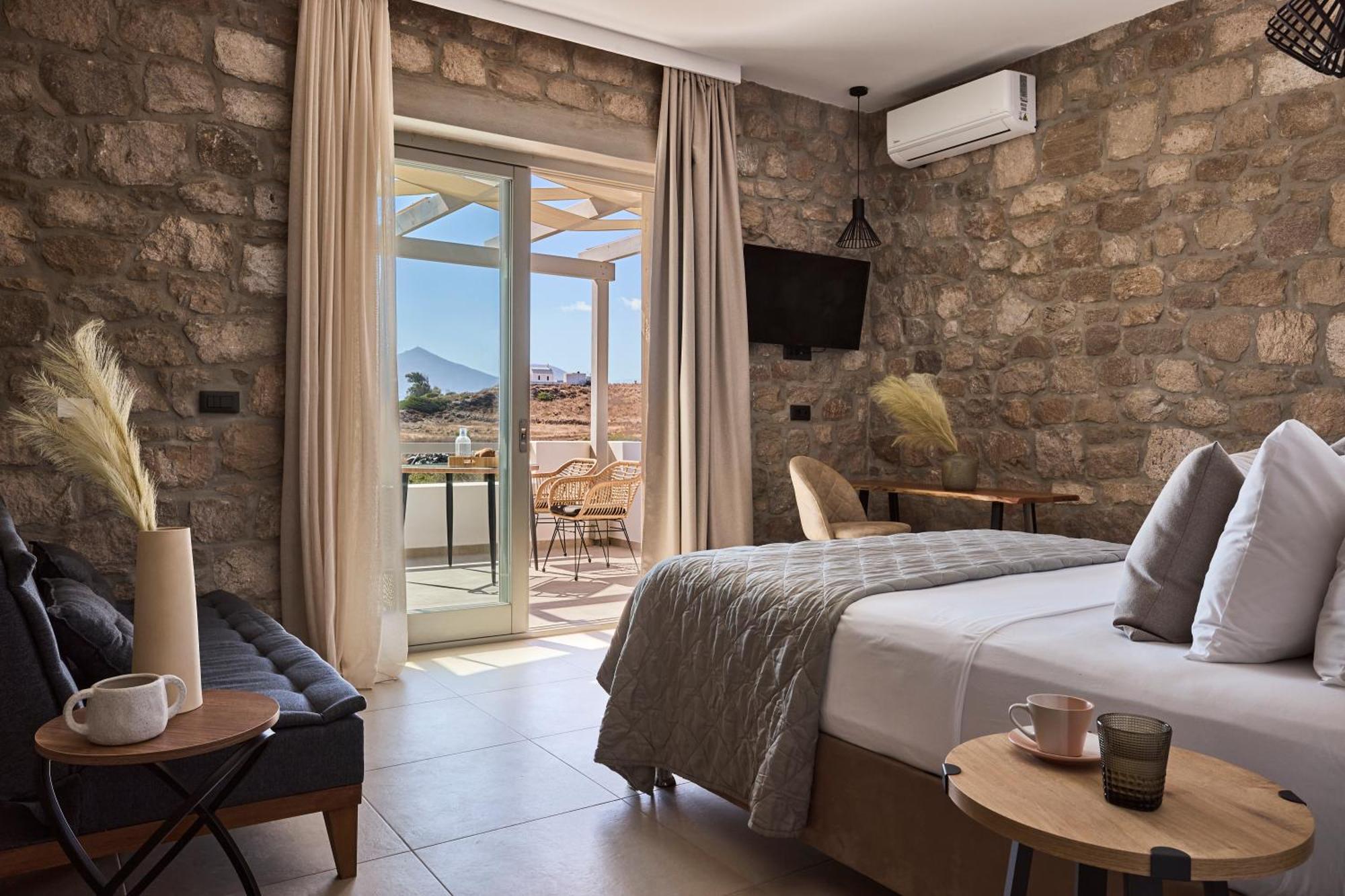 Kedros Milos Suites Adamantas  Room photo