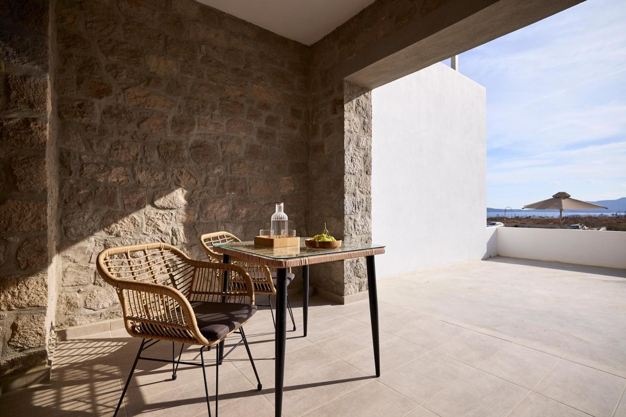 Kedros Milos Suites Adamantas  Room photo