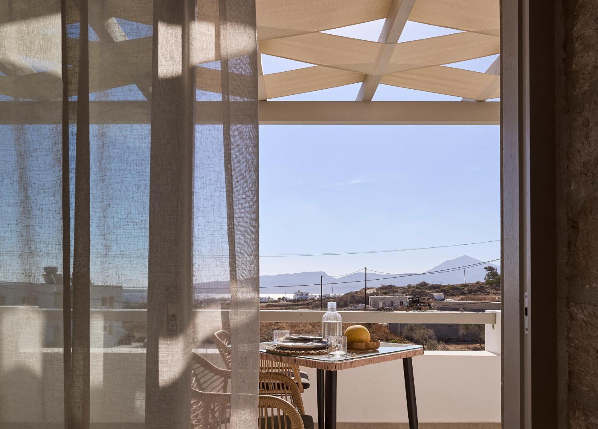 Kedros Milos Suites Adamantas  Room photo